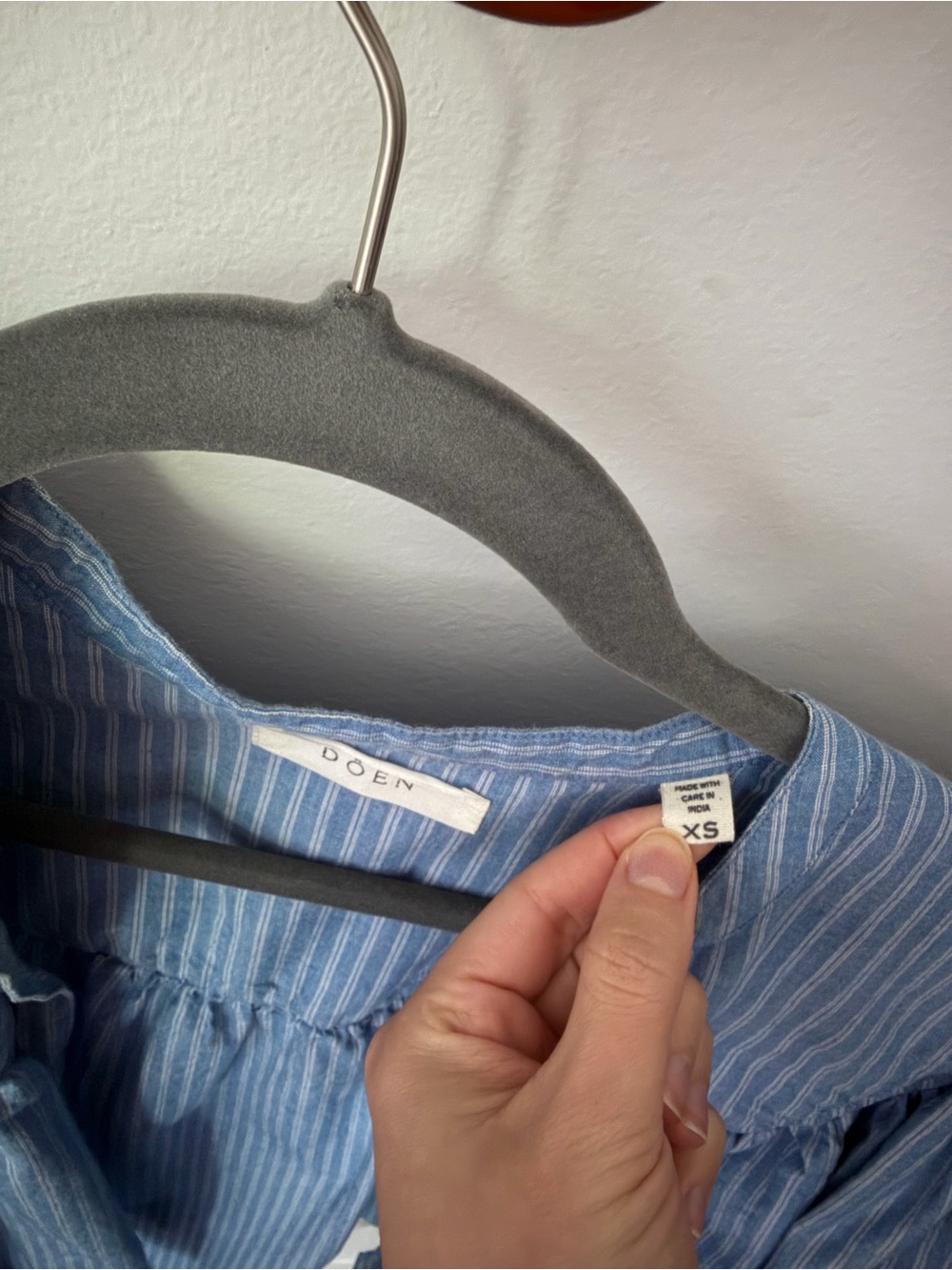 Doen Blue and White Striped Peasant Top - Picture 2 of 4